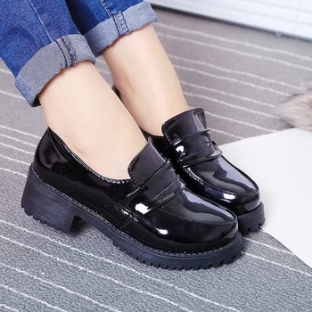 Pantofi din piele, stil coreean - vârf rotund, partea superioară din microfibră, toc mediu 3-5 cm, talpă din cauciuc