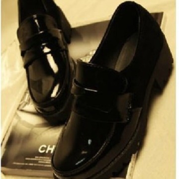 Pantofi din piele, stil coreean - vârf rotund, partea superioară din microfibră, toc mediu 3-5 cm, talpă din cauciuc