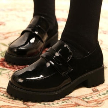 Pantofi din piele, stil coreean - vârf rotund, partea superioară din microfibră, toc mediu 3-5 cm, talpă din cauciuc