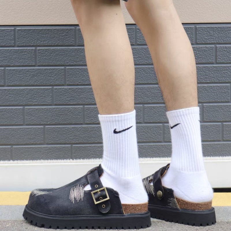 Casual slip-on obuće s platnenim gornjim dijelom, podstavljena umjetnom kožom, gumena potplat, debljina potplata 3-5 cm, ravna peta