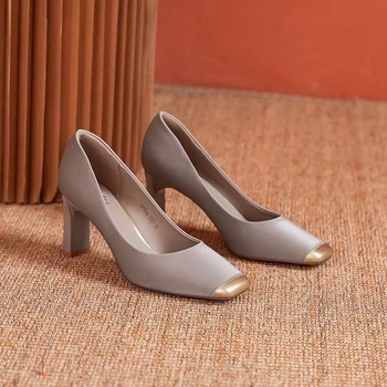 Négyzetes orrú magassarkú – PU felsőrész, koreai stílus, középmagas sarok 3–5 cm, vastag sarok