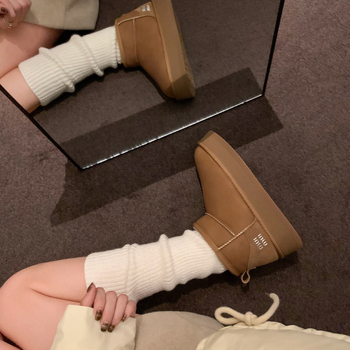 Naine lume saapad – veekindlad, määrdumiskindlad, villane vooder, paks kummist talla, ülaosa mikrofiibernahk