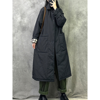 Moteriškas storas quiltintas vidutinio ilgio paltas su akriliniu užpildymu, akrilinis audinys, vidutinė ilgis, ilgos rankovės, apykaklė tipo lapelis, vienos eilės užsegimas