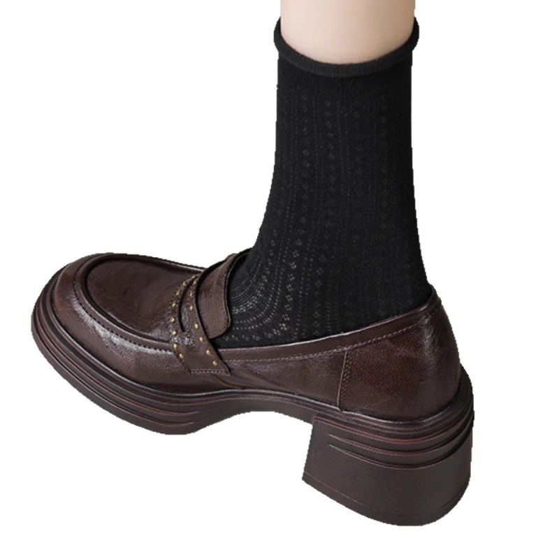 Loafers în stil britanic, cu talpă groasă — încălțăminte fără șireturi din piele de miel, cataramă de curea cu nituri (Exterior: piele de miel; Talpă: cauciuc; Talpă groasă; Închidere: slip-on; Cataramă: nituri)