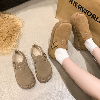 Női Birkenstock-stílusú platformos mokaszín, kerek orr, műbőr felsőrész, PU belső és PU talp, alacsony, 1-3 cm-es platformás