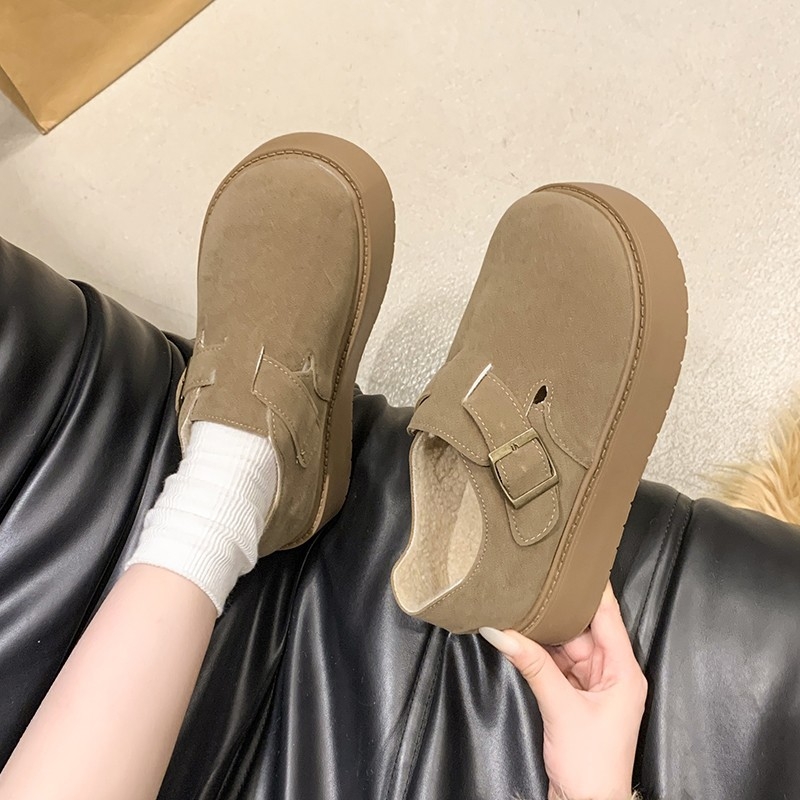 Női Birkenstock-stílusú platformos mokaszín, kerek orr, műbőr felsőrész, PU belső és PU talp, alacsony, 1-3 cm-es platformás