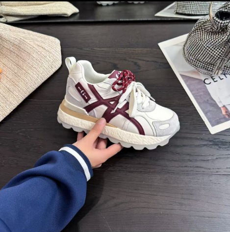 Dexun női Forrest Gump-stílusú tornacipő 8 cm rejtett magasságnöveléssel, retro stílusú cipő, gumírozott talp, fűzőkkel, 2025-ös kiadás