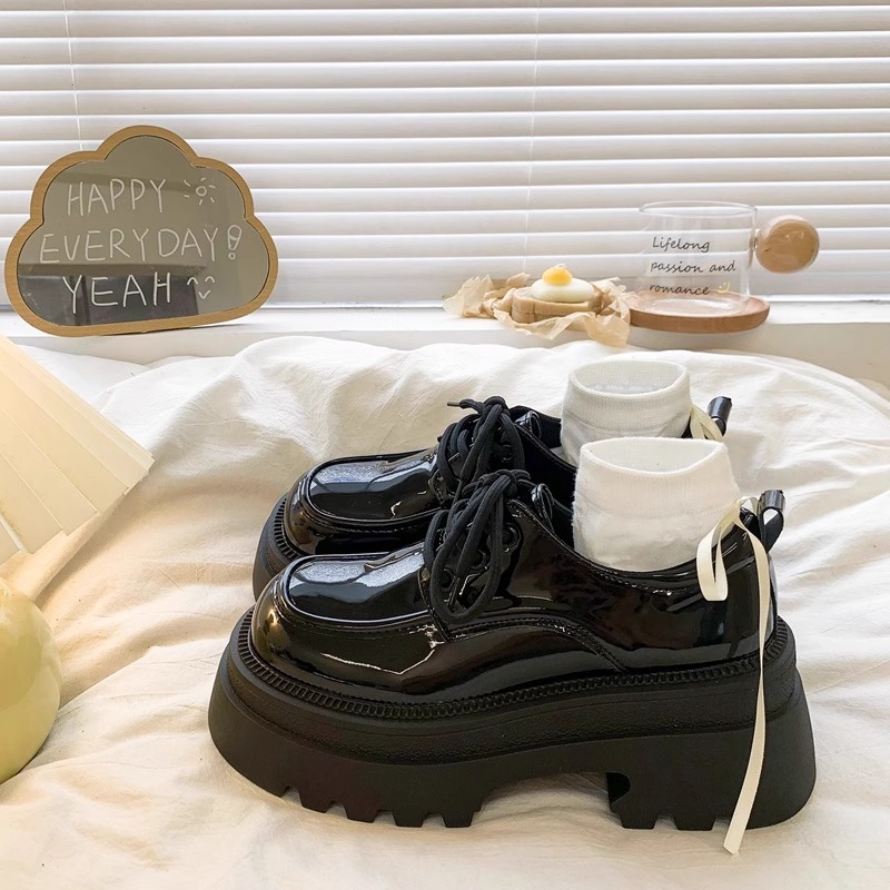 Женски обувки от PU кожа, връзки, британски стил, кръгъл нос, дебел ток 3–5 см, гумена подметка