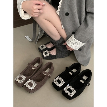 Női Mary Jane cipők – négyszögletes orrú, velúréfelső, gumi talp, középmagas sarok 3–6 cm