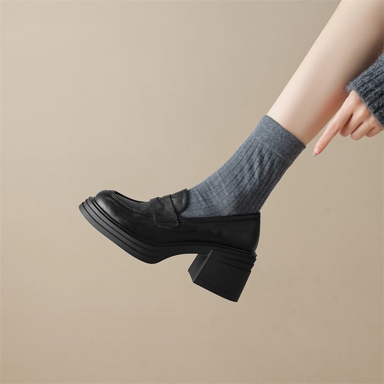 Koreai stílusú kör aljú loaferek 3–5 cm vastag sarokkal, mikroszálas felsőrész, gumírozott talp, slip-on