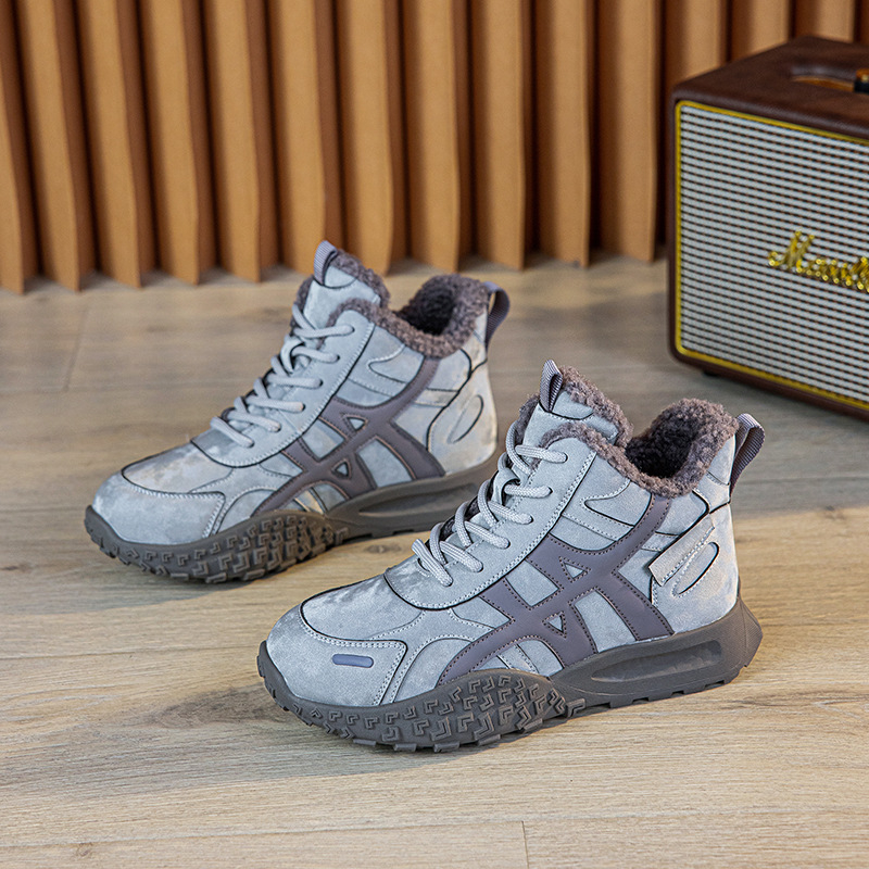 Magas szárú téli női csizma, fleece-béléssel és báránybőr belsővel, felsőrész szintetikus bőrből, gumírozott talp, fűzőzárás, vintage casual stílus, 2025-ös tél