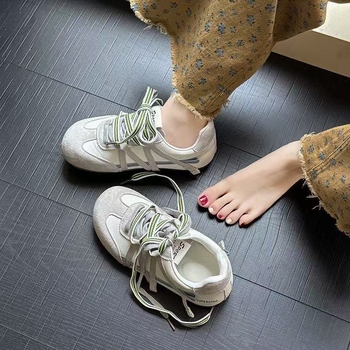 Női casual sneaker Nubuk bőrből, alacsony toppal és vastag platformmal, légáteresztő PU talpbetéttel, gumitalppal