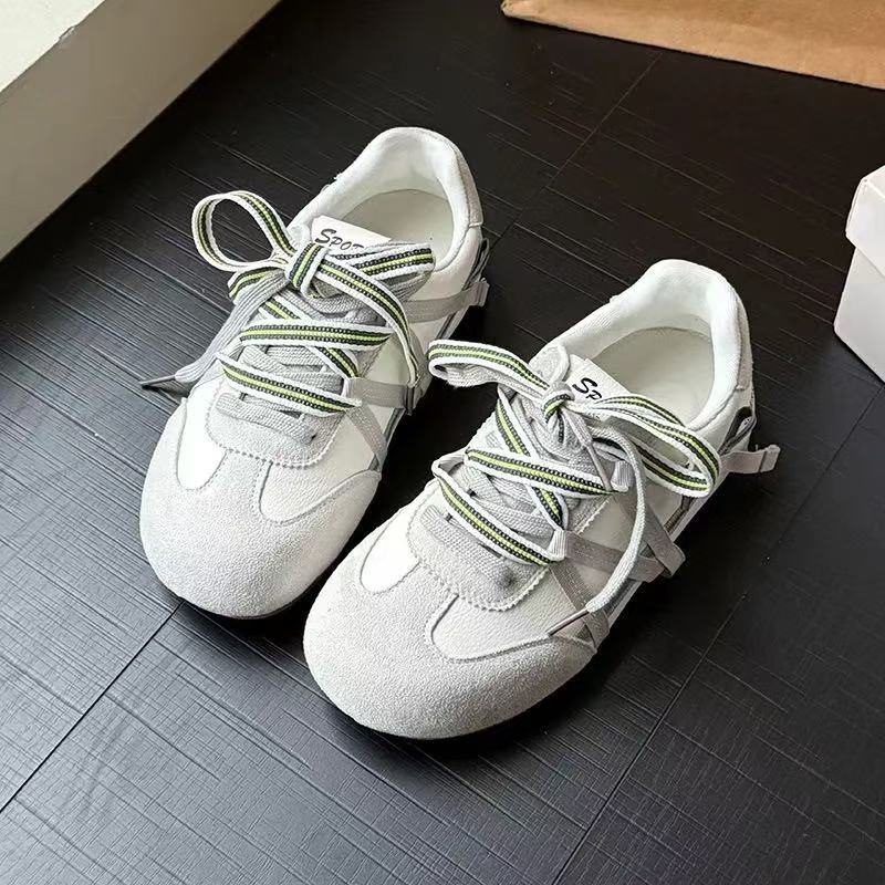 Női casual sneaker Nubuk bőrből, alacsony toppal és vastag platformmal, légáteresztő PU talpbetéttel, gumitalppal
