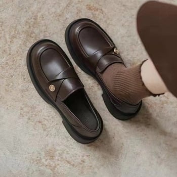 Női slip-on loaferek kerek orrú, PU felsőrész, gumi talp, középmagas sarka 3-5 cm