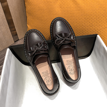 Γυναικείοι loafers με επάνω μέρος από microfiber, στρογγυλή μύτη, μεσαίο ύψος φτέρνας 3–5 cm, καουτσούκ σόλα, εσωτερική σόλα Ultrafilm δέρμα