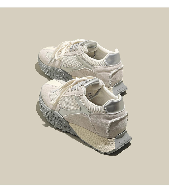 Pantofi sport pentru femei, partea superioară din piele de vită și material textil, talpă din cauciuc, branț EVA și închidere cu șireturi.