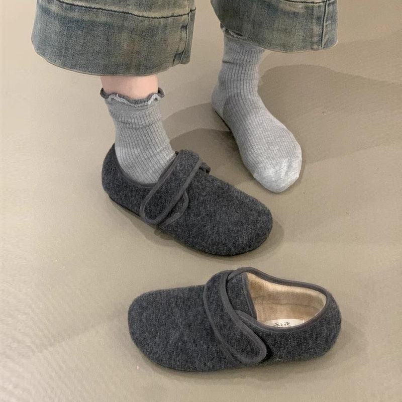 Mule feminine din suede, căptușite cu fleece, închidere Velcro, toc mic, talpă din cauciuc