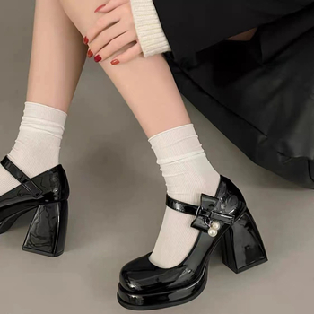 Pantofi Mary Jane - partea superioară din fibră super, vârf rotund, toc înalt 8 cm+, închidere Velcro, talpă din cauciuc