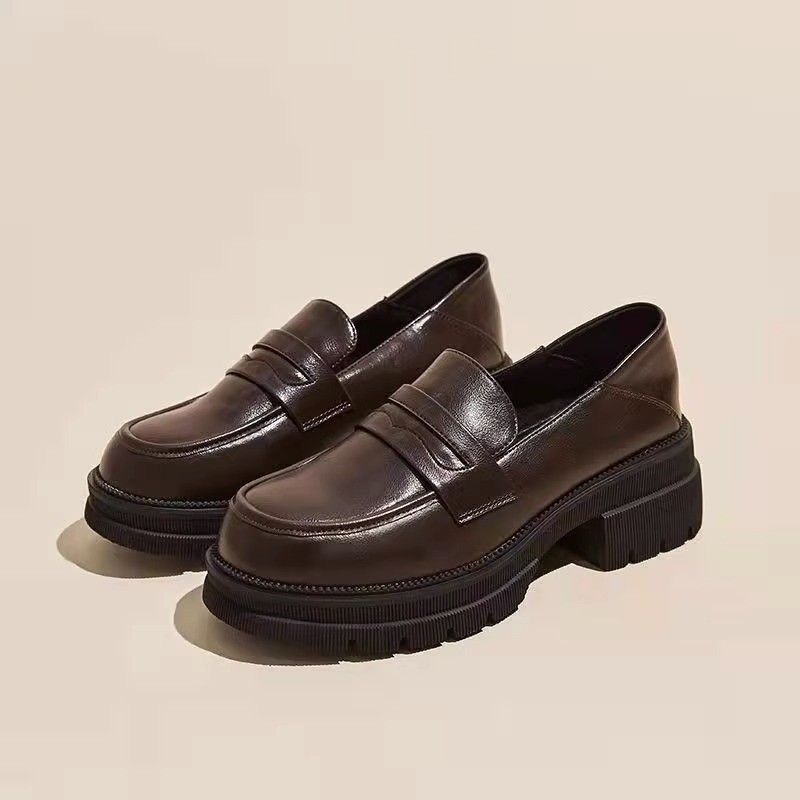 Pantofi platformă pentru femei - loafers, toc gros, vârf rotund, piele artificială, PU, talpă din cauciuc, închidere cu cataramă, stil britanic retro