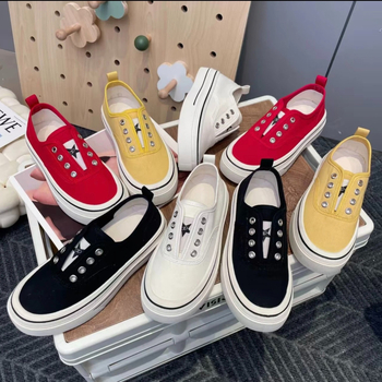 Moteriški kanvasiniai Slip-On batai, žemas viršus, kvėpuojantys, stora padas