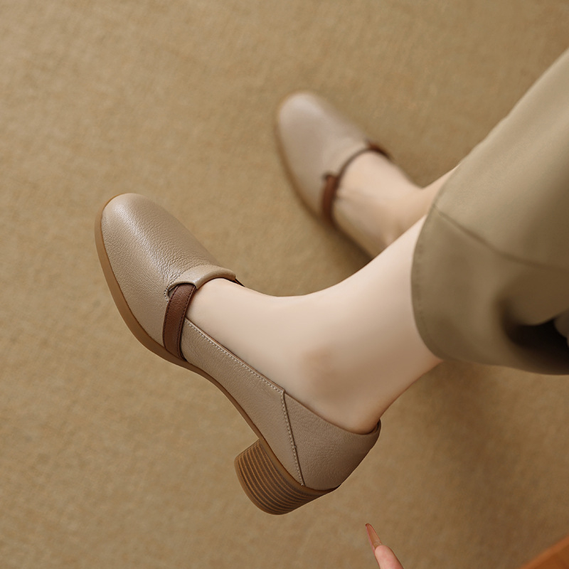 Moteriniai loafers su Super Fiber viršutine dalimi, kvadratinė nosis, platformos kulnas, vidpadis iš pirmojo sluoksnio karvės odos, guminė padas