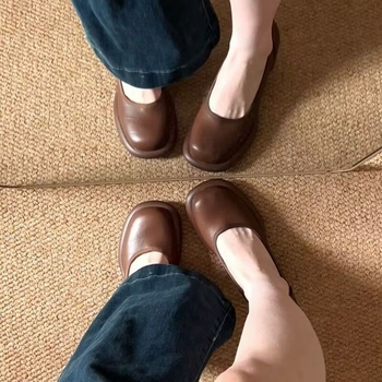 Moterų Mary Jane batai – apvali nosis, dirbtinė oda, be raištelių, 3–5 cm kulnas, guminis padas