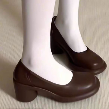 Moterų Mary Jane batai – apvali nosis, dirbtinė oda, be raištelių, 3–5 cm kulnas, guminis padas