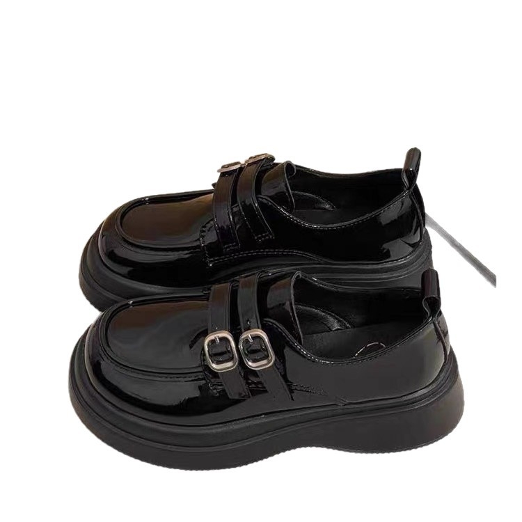 Moterys loaferiai britiško stiliumi – PU oda, apvalus pirštas, žemas platformos kulnas 1–3 cm, PU įdėklas, gumos padas, slip-on