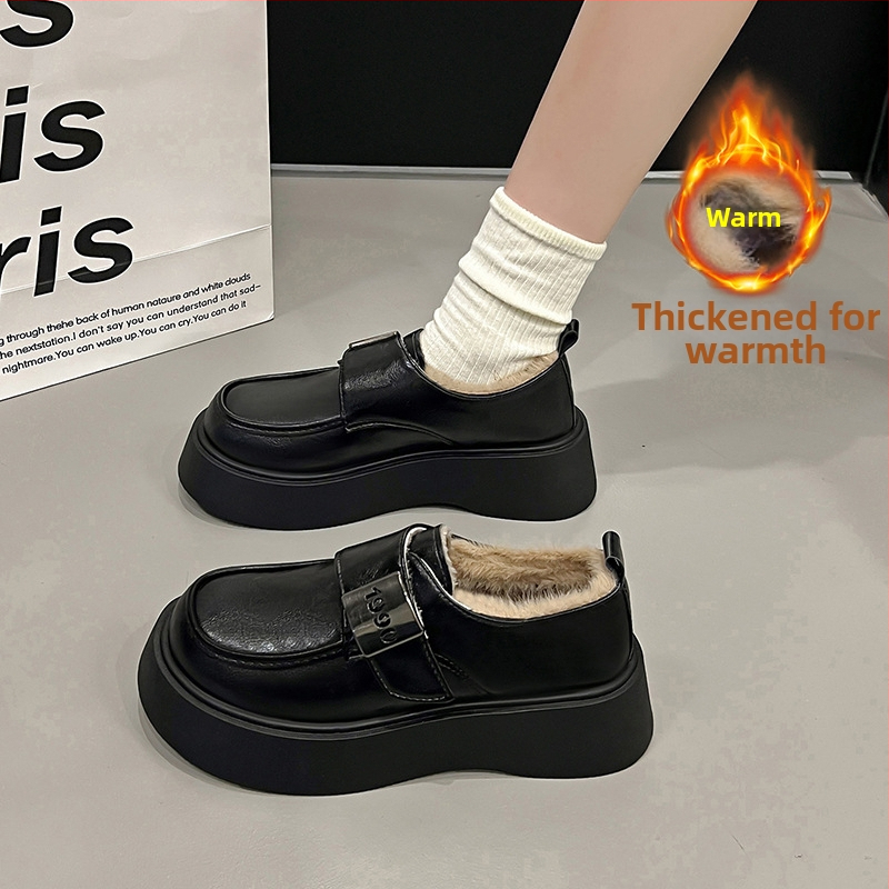 Loferes no super šķiedras augšdaļu, apaļa purngala forma, platformas zole, papēža augstums 3–5 cm, Kick aizvērums