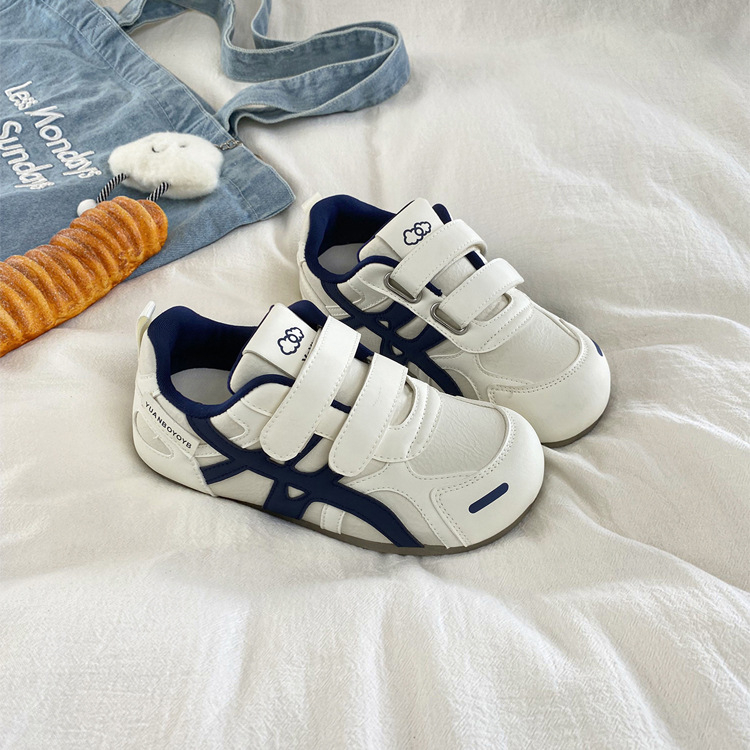 Női Velcro edzőcipő - légáteresztő PU felsőrész, magas bokarész 3-7 cm, alacsony sarok 1-3 cm, gumi talp, zárható fűzővel