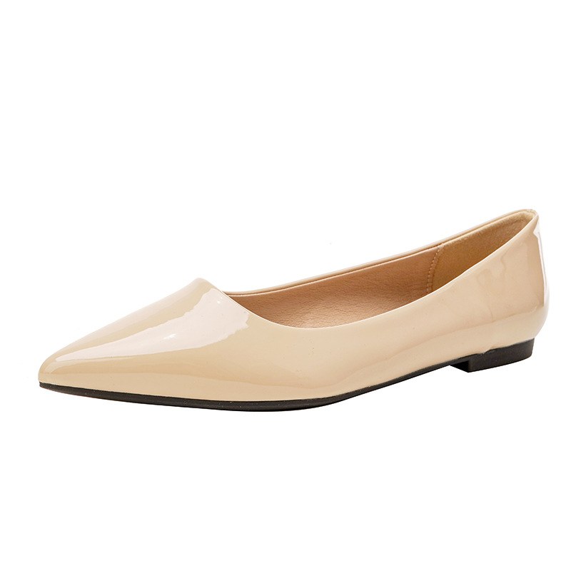 Női lapos cipő hegyes orral, slip-on, felsőrész mikrofibából, alacsony sarok, belső báránybőr
