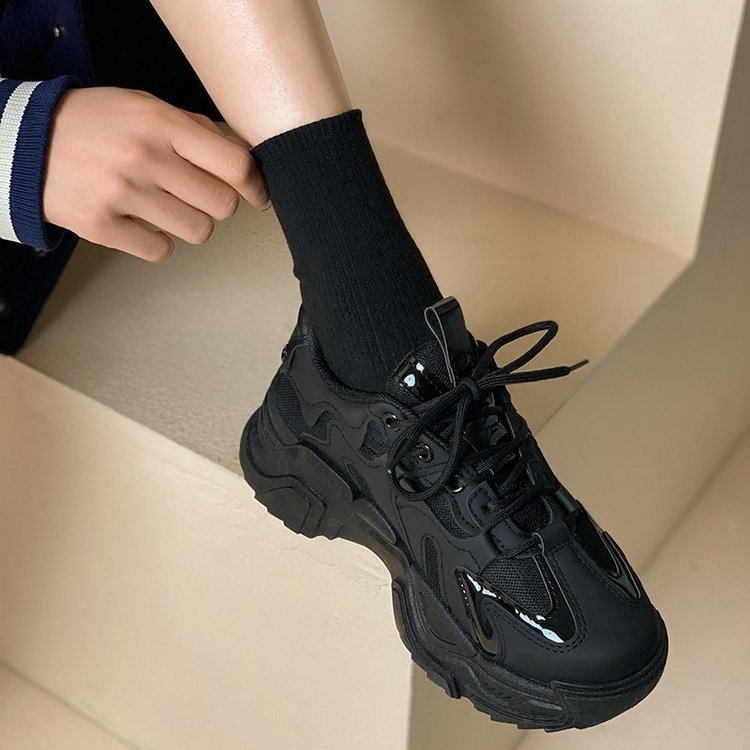 Női platformcipő, kerek orr, hálós felsőrész, elöl kötőzár, platforma 3-5 cm