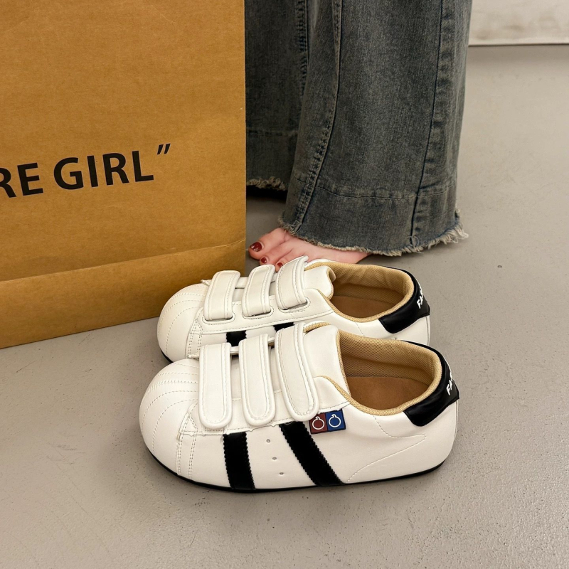 Női edzőcipő shell toe és vastag talppal — Velcro-zárás, PU felsőrész, gumírozott talp, kerek orr, alacsony felső rész