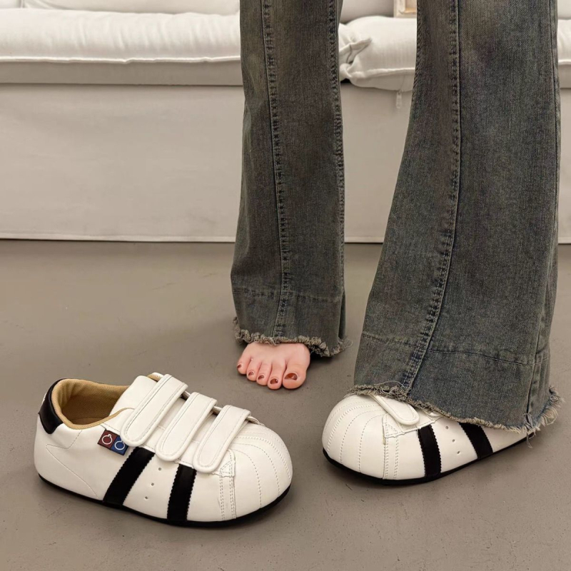 Női edzőcipő shell toe és vastag talppal — Velcro-zárás, PU felsőrész, gumírozott talp, kerek orr, alacsony felső rész