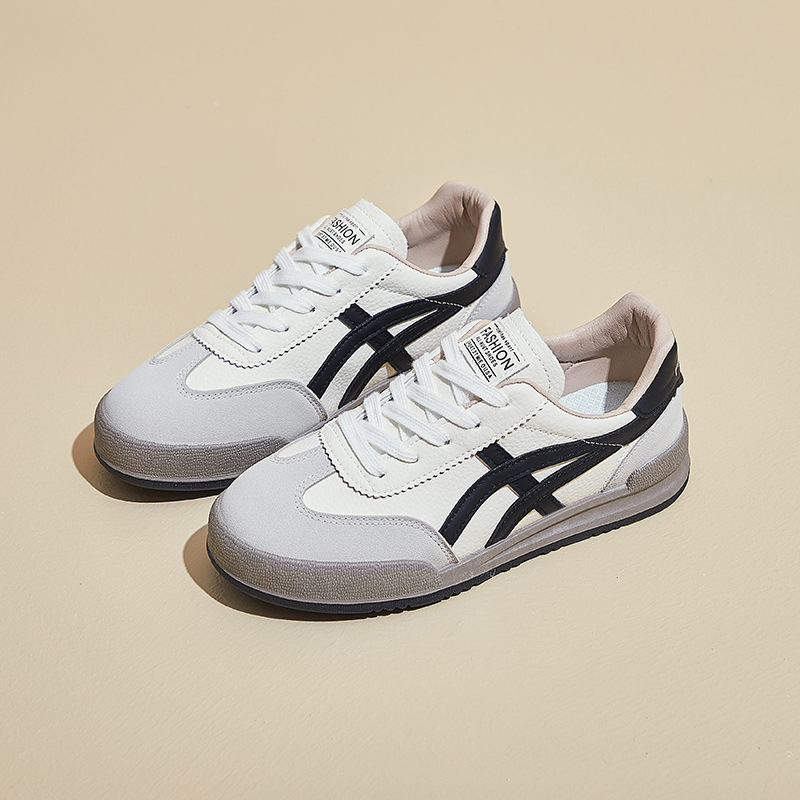 Női mindennapi sportcipő PU felsőrésszel, kerek orr, 3-5 cm sarok, elöl fűzővel záródó, gumitalp