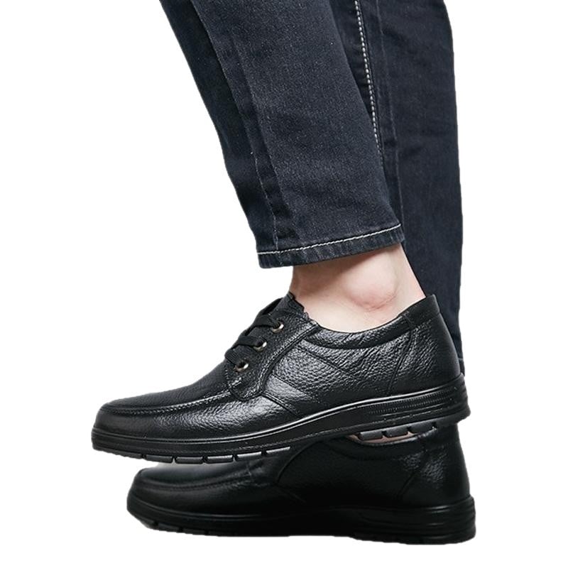 Férfi bőrből készült vastag talpú casual cipő, kerek orrú, légáteresztő, elöl fűzővel