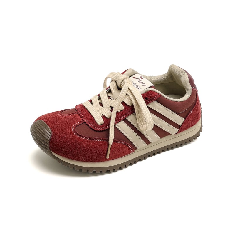 Pantofi sport din piele întoarsă, vârf rotund, închidere cu șireturi, toc mic 1–3 cm, talpă din cauciuc