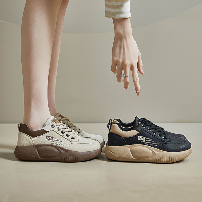 Női vastag talpú sportcipő – PU felsőrész, gumírozott talp, 3–5 cm sarokmagasság, alacsony boka, hálós bélés