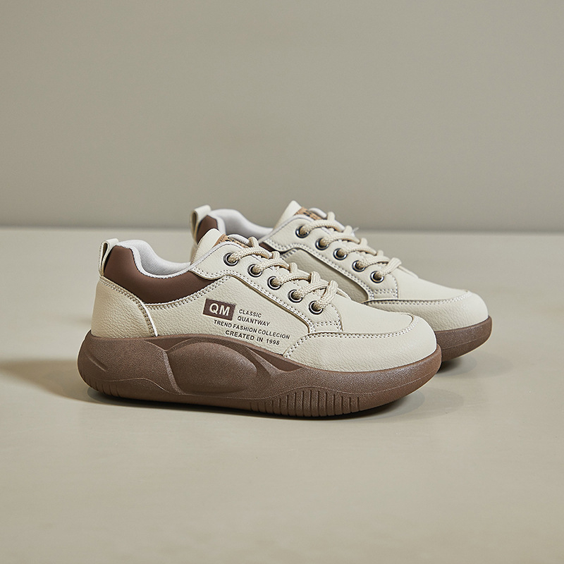 Női vastag talpú sportcipő – PU felsőrész, gumírozott talp, 3–5 cm sarokmagasság, alacsony boka, hálós bélés