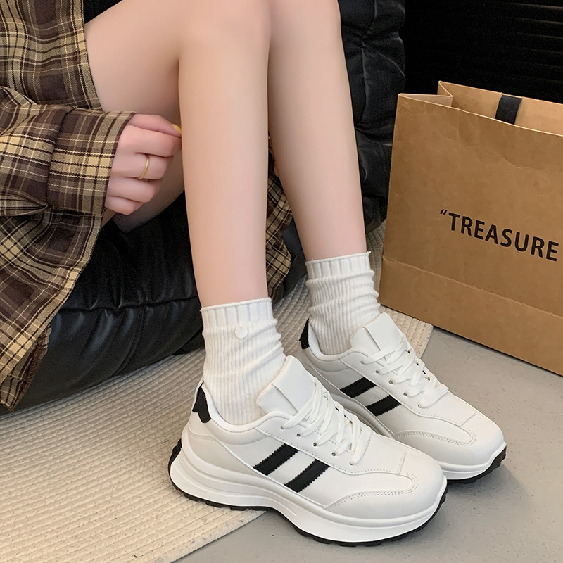 Női dad shoes edzőcipő vastag talppal, felsőrész műbőr + textil, csíkos mintázat, fűzővel záródó, gumi talp