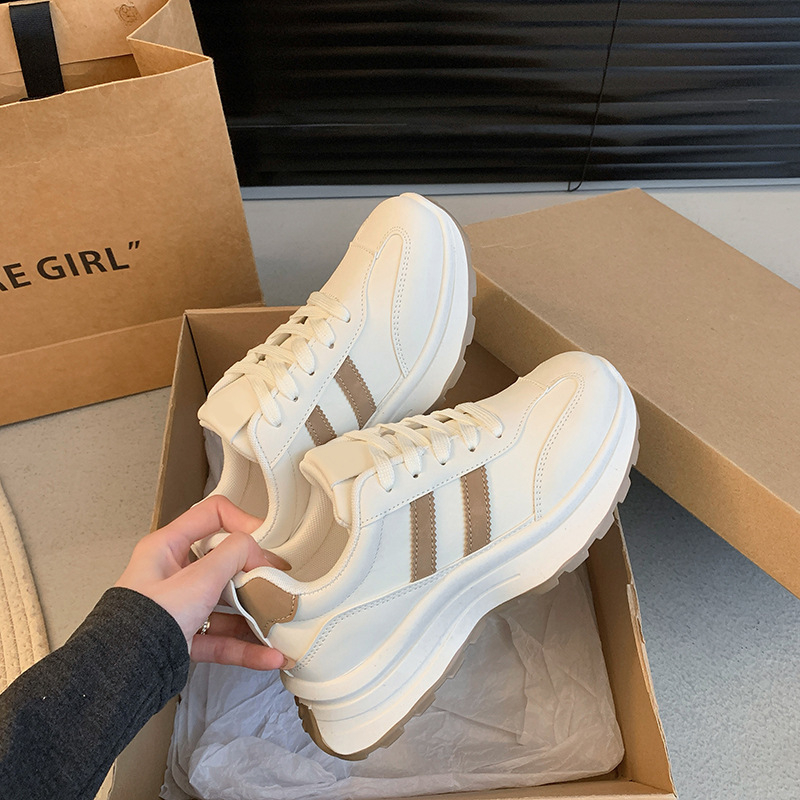 Női dad shoes edzőcipő vastag talppal, felsőrész műbőr + textil, csíkos mintázat, fűzővel záródó, gumi talp