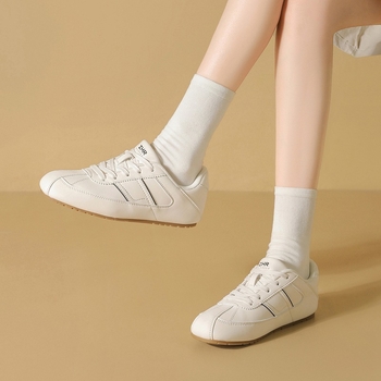 Női edzőcipő — kerek orr, alacsony sarok 1–3 cm, felsőrész: Super Fiber, talp: PVC, belső hálós