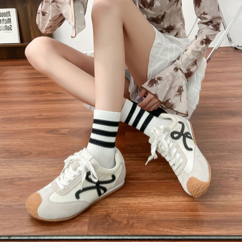 Forrest Gump pantofi: Adidași femei retro cu talpă groasă, închidere cu șireturi în față, vârf rotund, material superior și căptușeală: Super fiber, talpă din cauciuc, înălțimea tălpii 3–5 cm