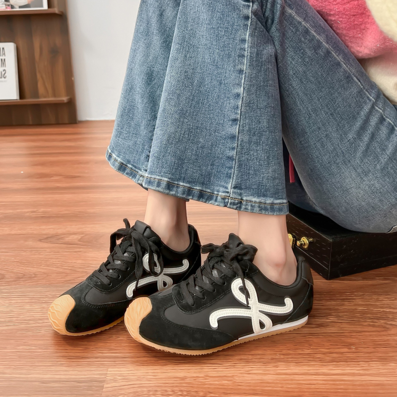 Forrest Gump pantofi: Adidași femei retro cu talpă groasă, închidere cu șireturi în față, vârf rotund, material superior și căptușeală: Super fiber, talpă din cauciuc, înălțimea tălpii 3–5 cm