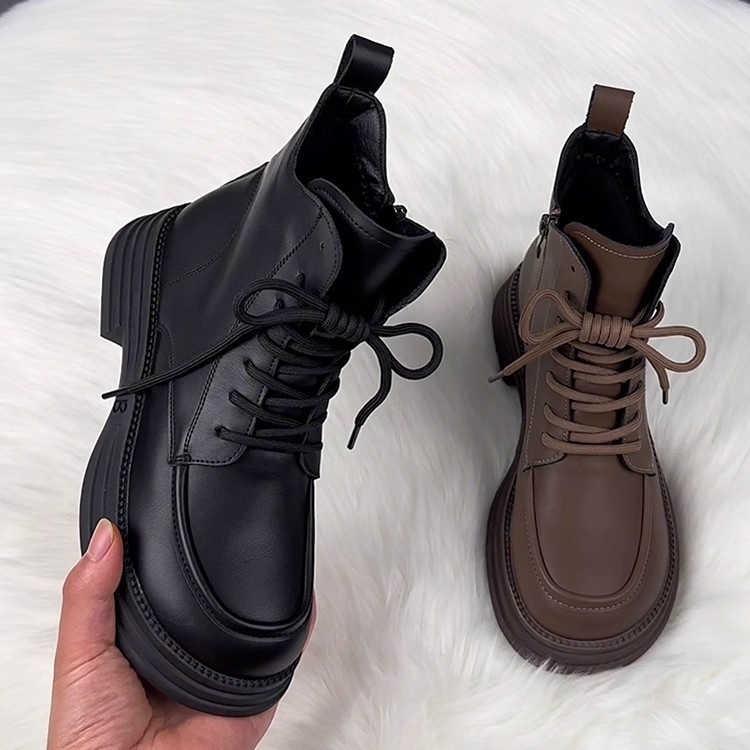 Női mikroszálas bőrtípusú téli csizma fleece béléssel, vastag gumírozott talppal, középmagas szár, kerek orr