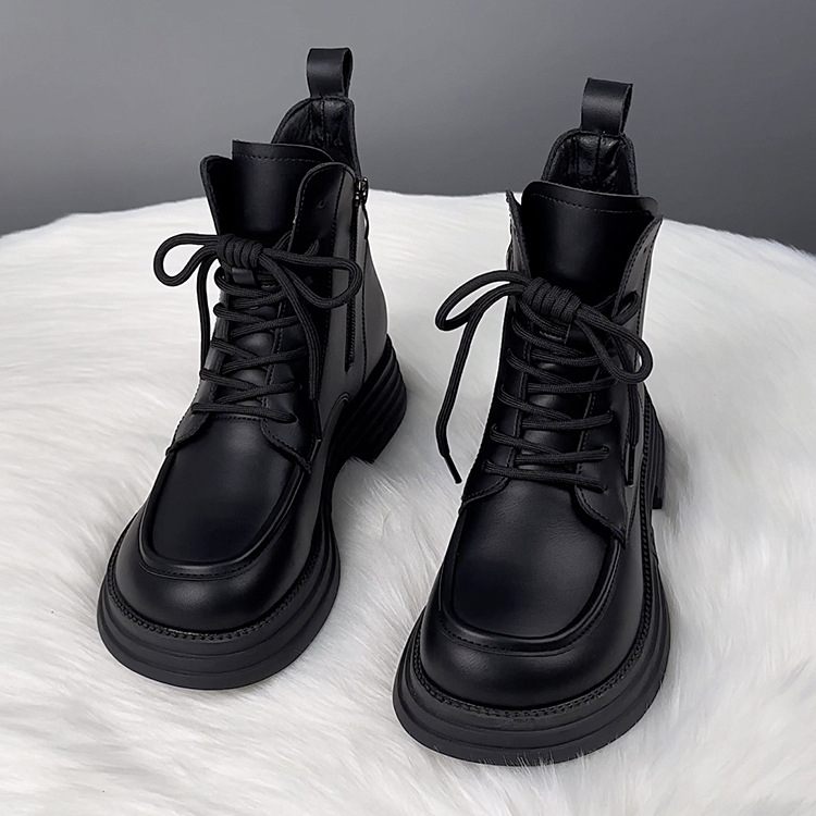 Női mikroszálas bőrtípusú téli csizma fleece béléssel, vastag gumírozott talppal, középmagas szár, kerek orr