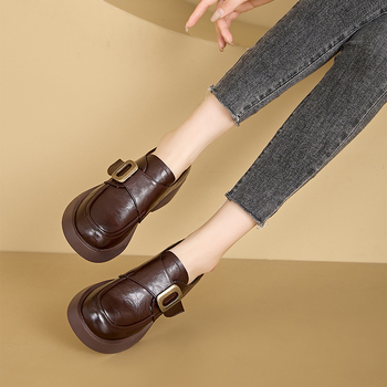 Női valódi bőrből készült mokaszin-stílusú loafers, koreai stílus, vastag talp, Velcro-zárás (felsőrész két réteg marhabőrből; talpbetét természetes bőr; talp: TPR; középmagas sarok 3-5 cm)