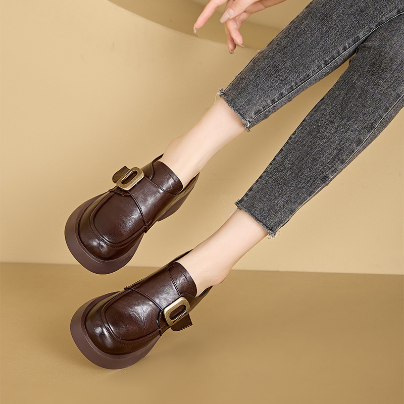 Női valódi bőrből készült mokaszin-stílusú loafers, koreai stílus, vastag talp, Velcro-zárás (felsőrész két réteg marhabőrből; talpbetét természetes bőr; talp: TPR; középmagas sarok 3-5 cm)