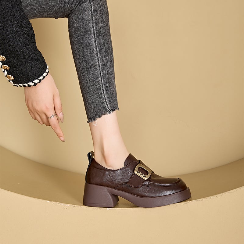 Női valódi bőrből készült mokaszin-stílusú loafers, koreai stílus, vastag talp, Velcro-zárás (felsőrész két réteg marhabőrből; talpbetét természetes bőr; talp: TPR; középmagas sarok 3-5 cm)