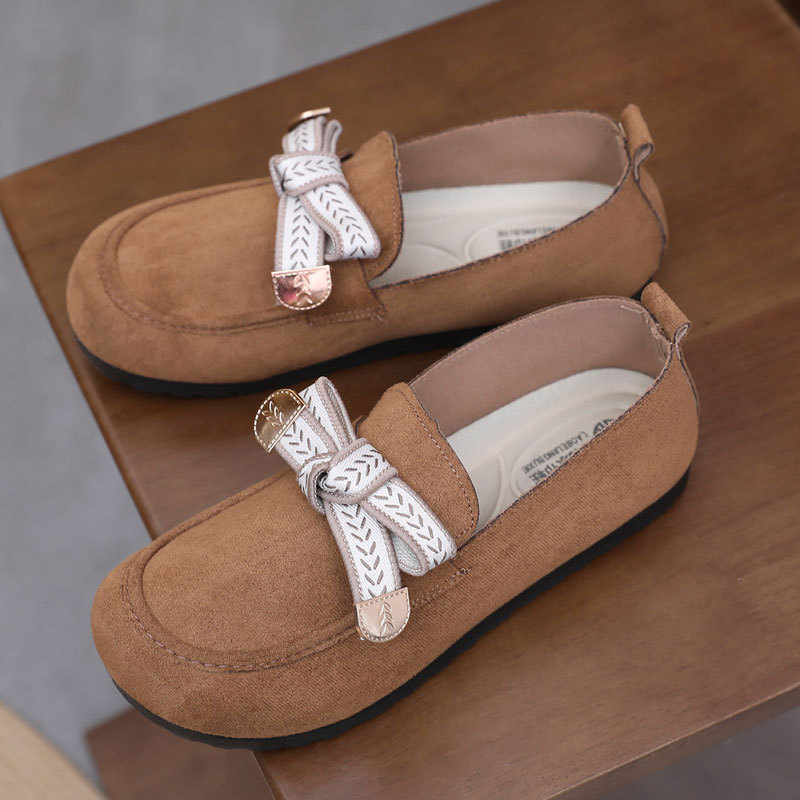 Loafers dama cu funda, primăvara 2025, vârf rotund, partea superioară nubuk, talpă poliuretan, toc mic 1–3 cm, branța interioară EVA